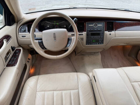 2006 Lincoln Town Car Signature