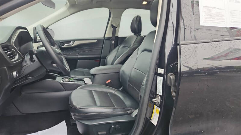 2021 Ford Escape SEL