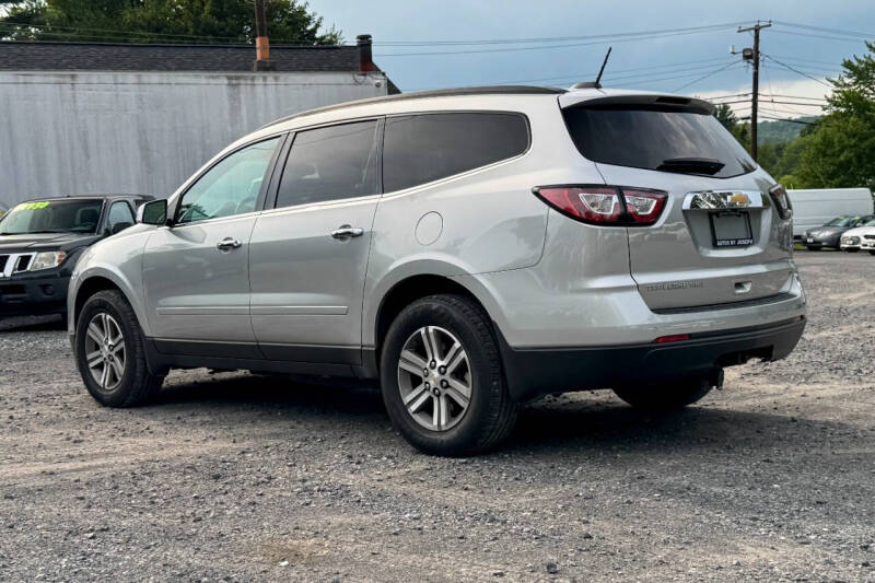 2017 Chevrolet Traverse LT