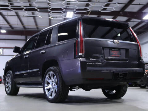 2017 Cadillac Escalade Luxury