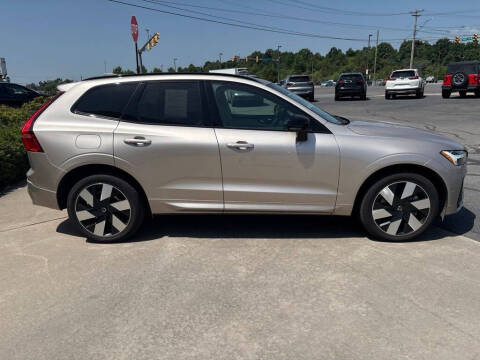2025 Volvo XC60 T8 Ultra Dark Theme