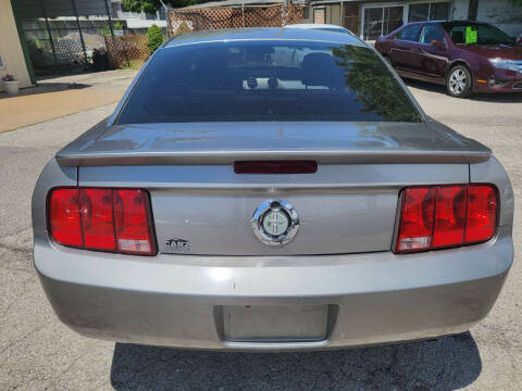 2008 Ford Mustang V6 Deluxe