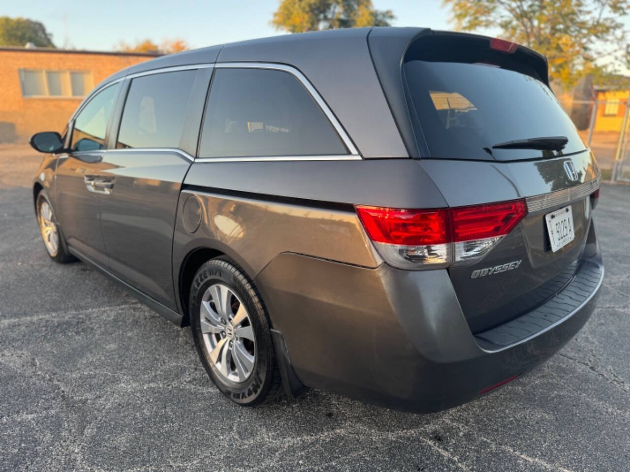 2015 Honda Odyssey for sale at Ideal Cars LLC in Skokie, IL