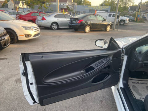 2004 Ford Mustang Deluxe