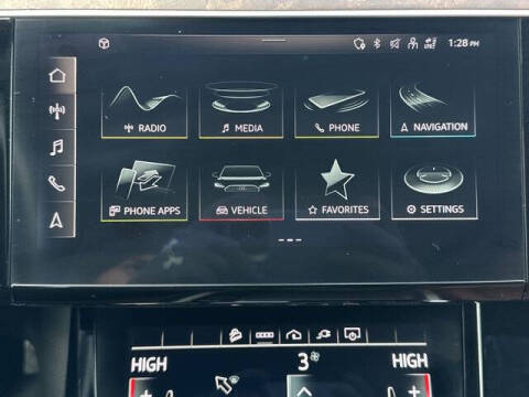 2022 Audi e-tron quattro Premium Plus