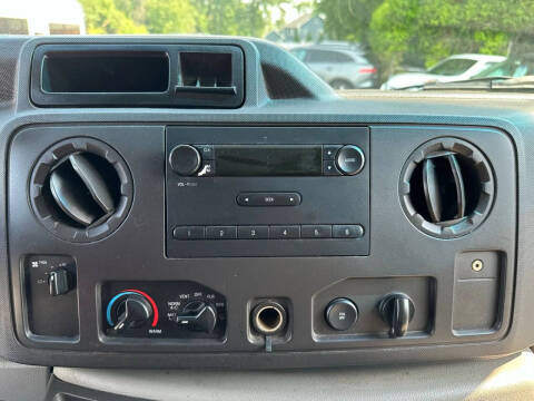 2013 Ford E-Series E-350 SD