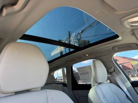 2025 Volvo XC60 T8 Plus Dark Theme