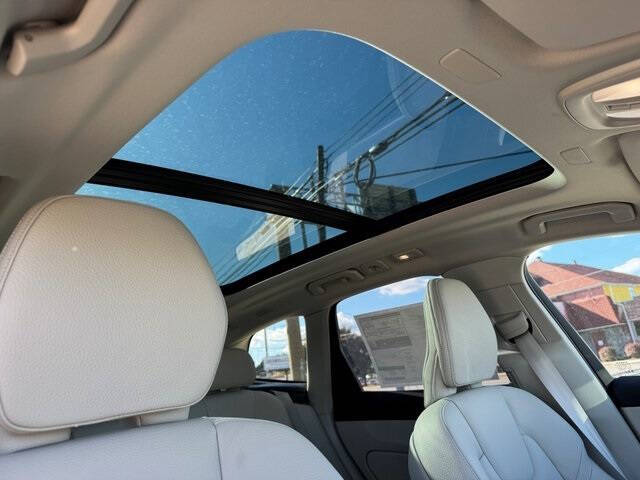 2025 Volvo XC60 T8 Plus Dark Theme