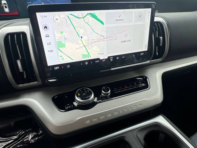 2025 Ford Expedition Active