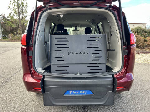 2022 Chrysler Voyager LX