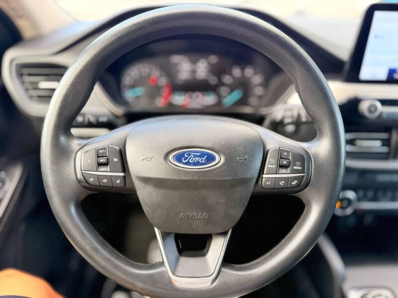2020 Ford Escape SE