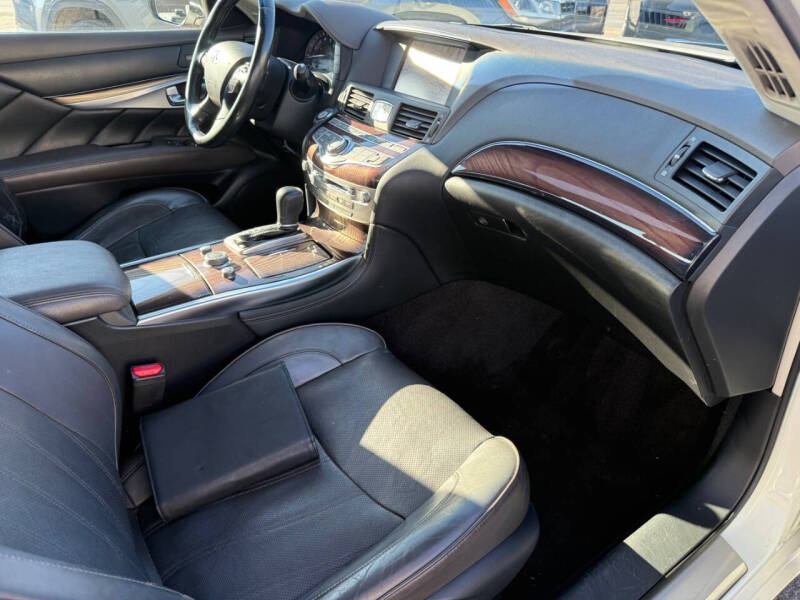 2017 Infiniti Q70L 3.7