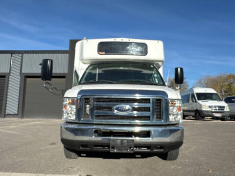 2017 Ford E-Series E-450 SD