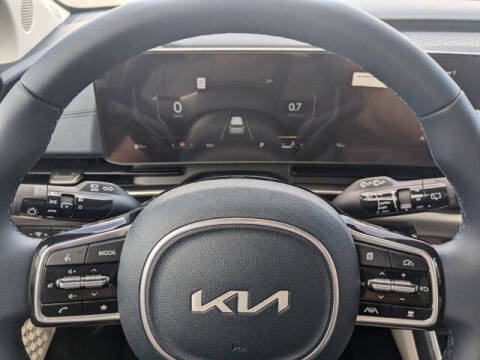 2025 Kia Carnival SX