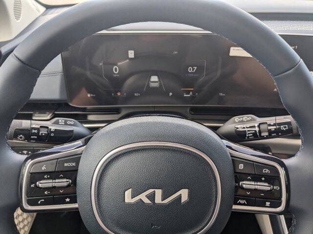 2025 Kia Carnival SX