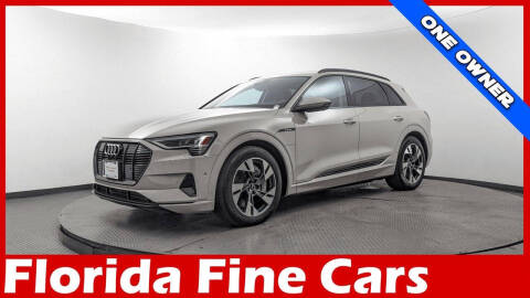 2022 Audi e-tron quattro Premium