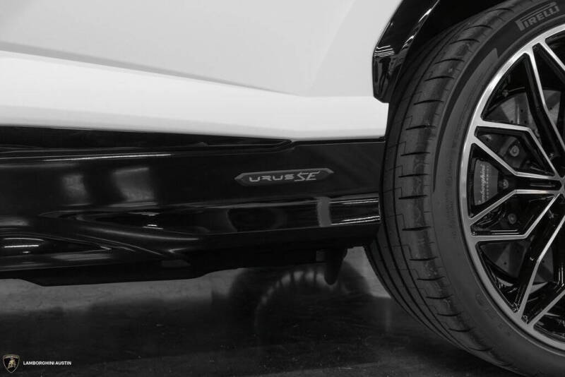 2025 Lamborghini Urus SE