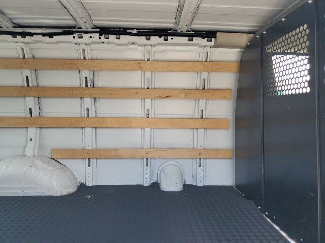 2023 GMC Savana 2500