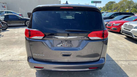 2017 Chrysler Pacifica Touring