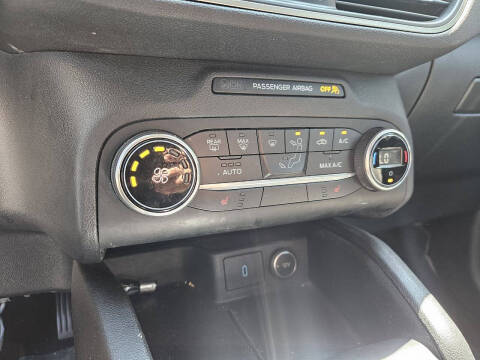 2020 Ford Escape SE