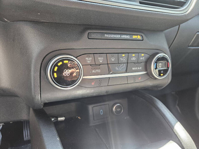 2020 Ford Escape SE