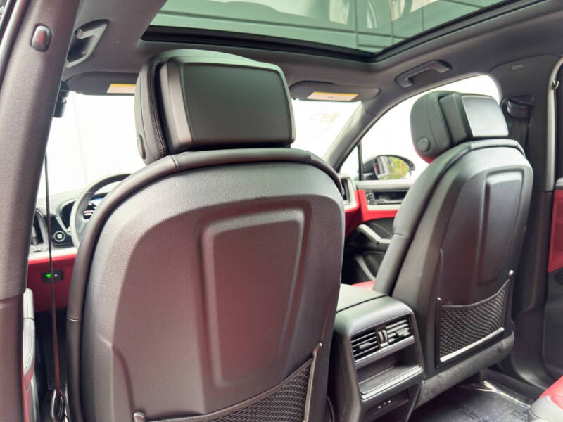 2024 Porsche Cayenne