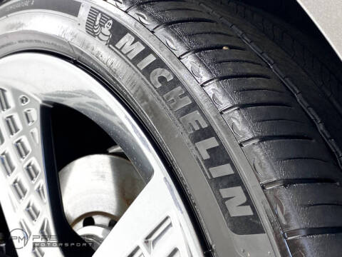 2023 Genesis GV70 2.5T Standard