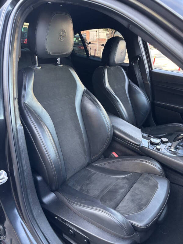 2017 Alfa Romeo Giulia Quadrifoglio