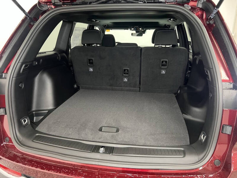 2025 Jeep Grand Cherokee Laredo X