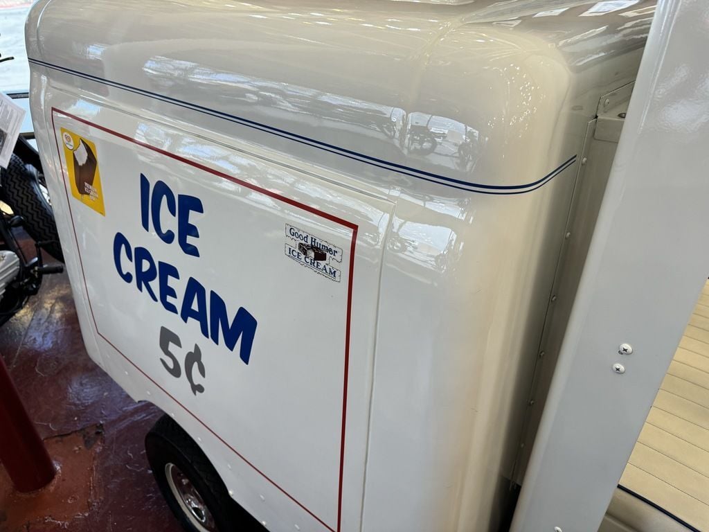 1972 Cushman Ice Cream Truck 5