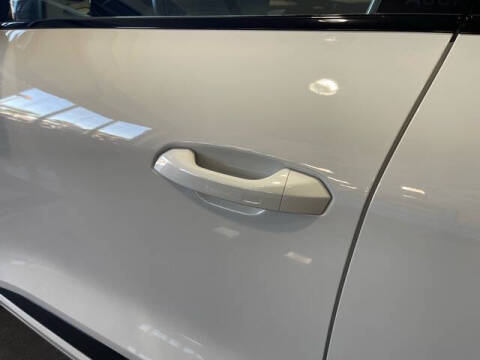 2025 Audi Q6 e-tron quattro Premium Plus