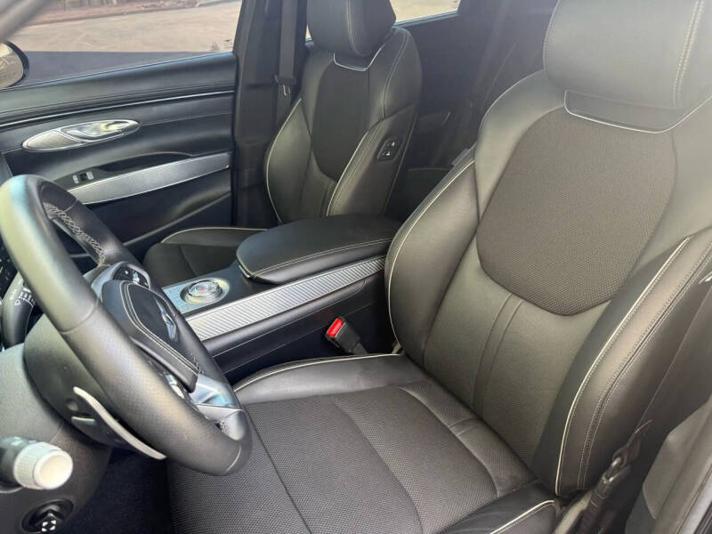 2024 Genesis GV70 2.5T Standard