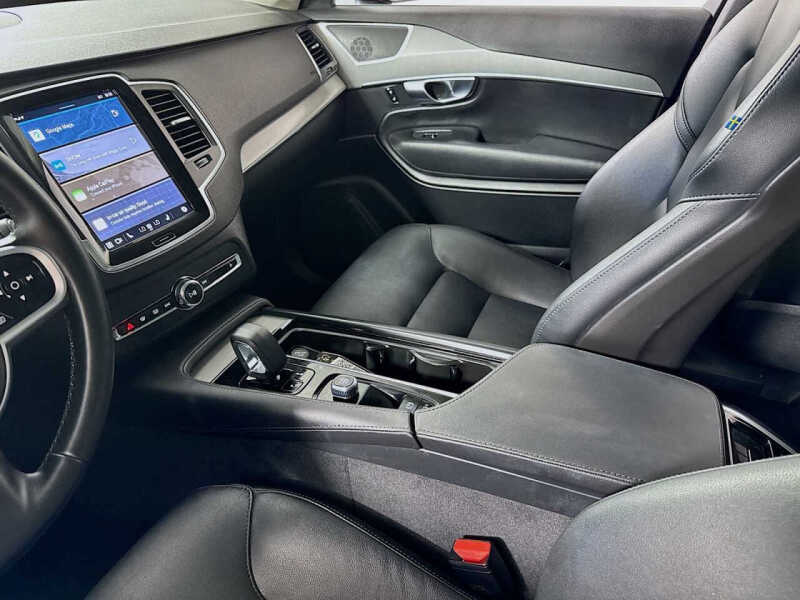2025 Volvo XC90 B5 Core Bright Theme