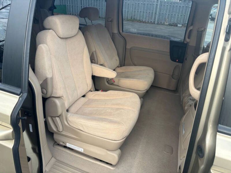 2007 Hyundai Entourage