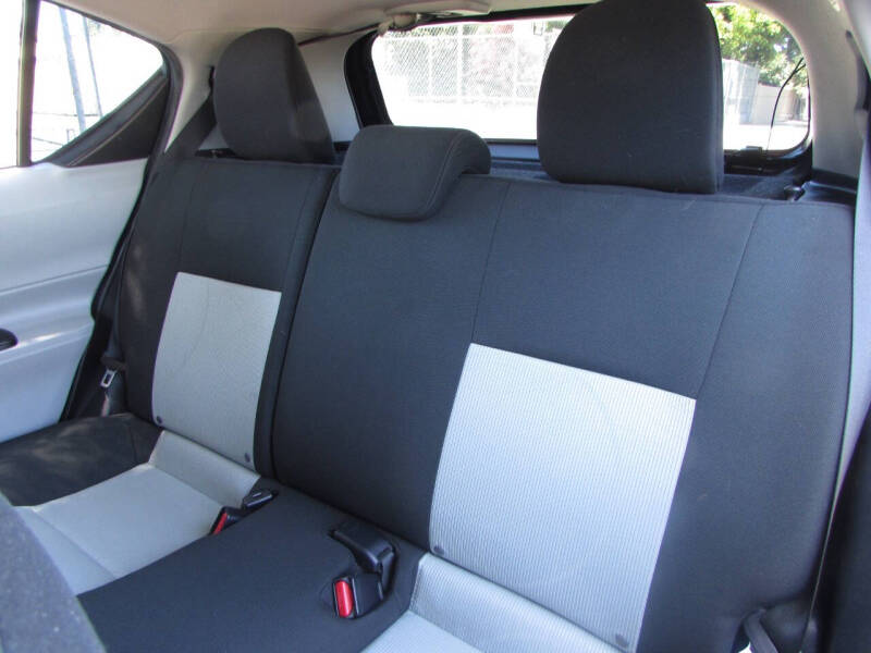 2014 Toyota Prius c Two