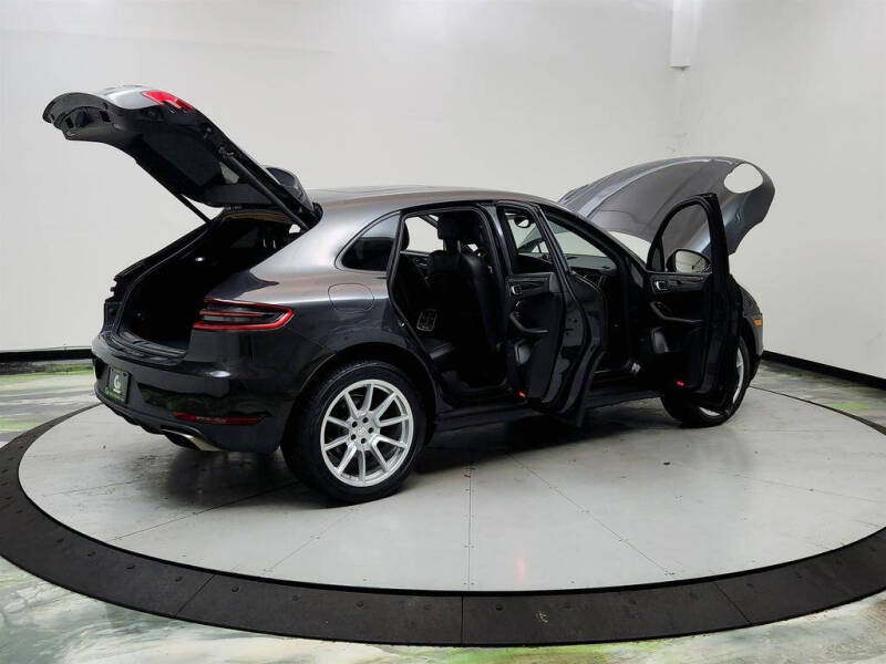 2017 Porsche Macan