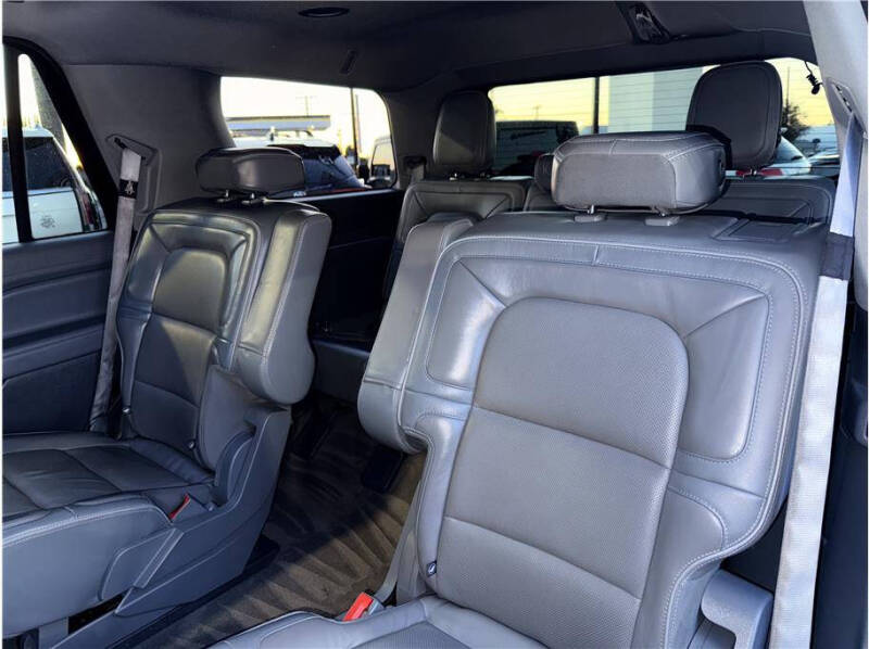 2019 Lincoln Navigator Select