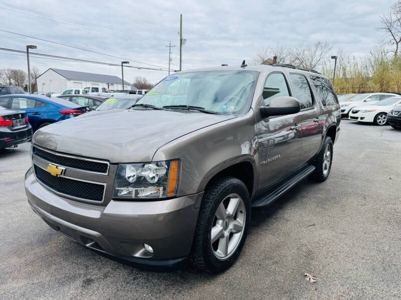 2011 Chevrolet Suburban LT photo 7