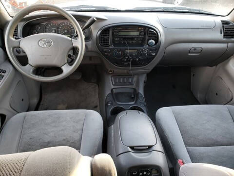 2005 Toyota Sequoia SR5