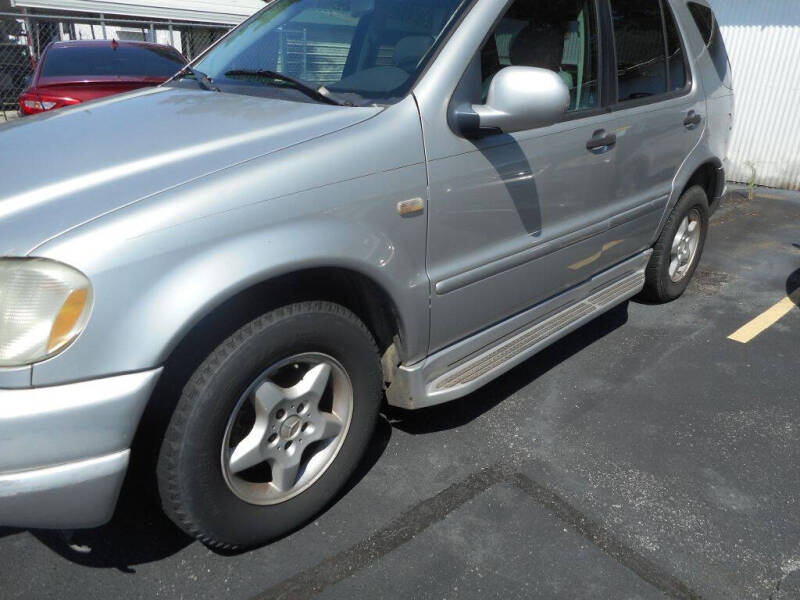 2000 Mercedes-Benz M-Class ML 320's photo