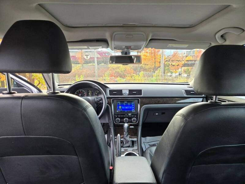 2014 Volkswagen Passat 1.8T SEL Premium PZEV