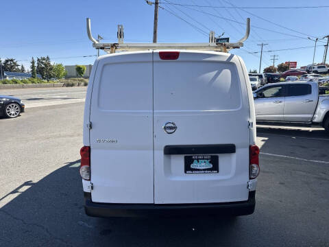 2015 Nissan NV200