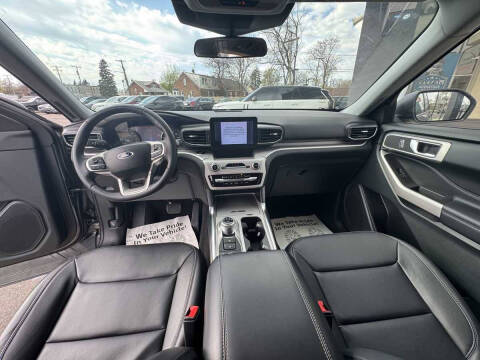 2024 Ford Explorer XLT