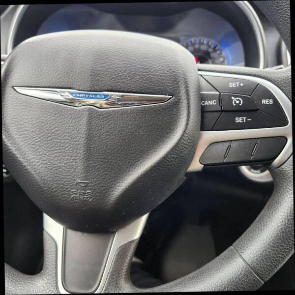 2015 Chrysler 200 LX