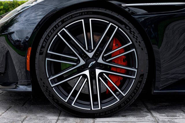 2024 Aston Martin DB12 V8