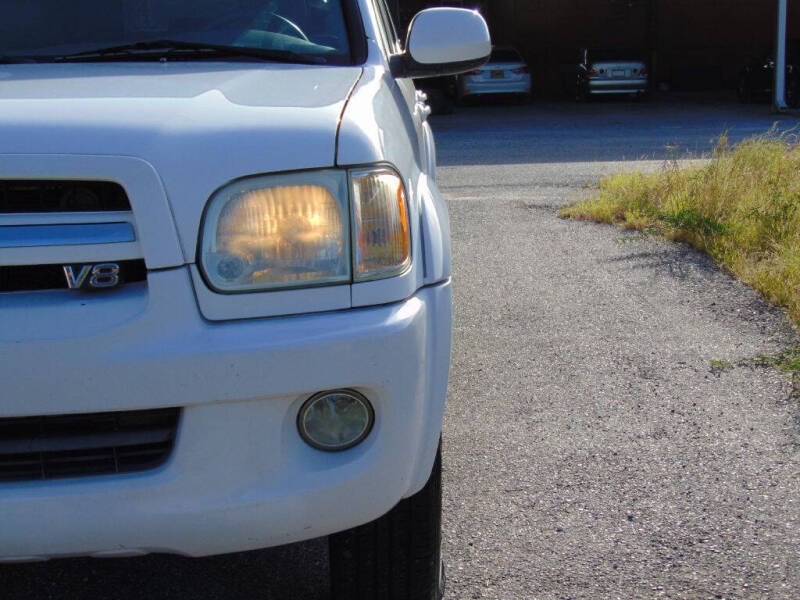 2005 Toyota Sequoia SR5