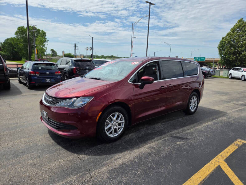 2020 Chrysler Voyager LX