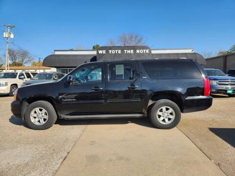 2013 GMC Yukon XL for sale at First Choice Auto Sales in Moline IL