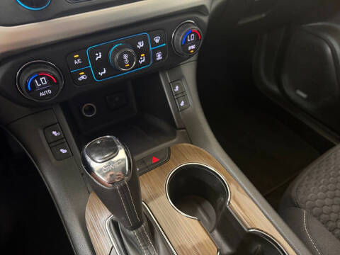 2017 GMC Acadia SLE-2