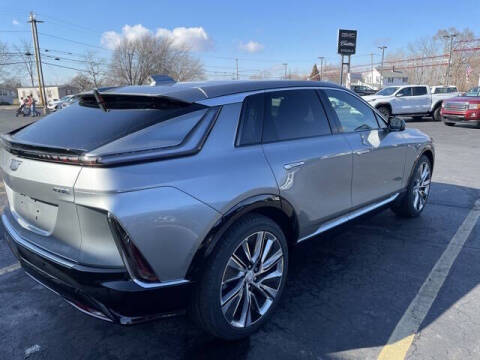 2025 Cadillac LYRIQ Luxury 3